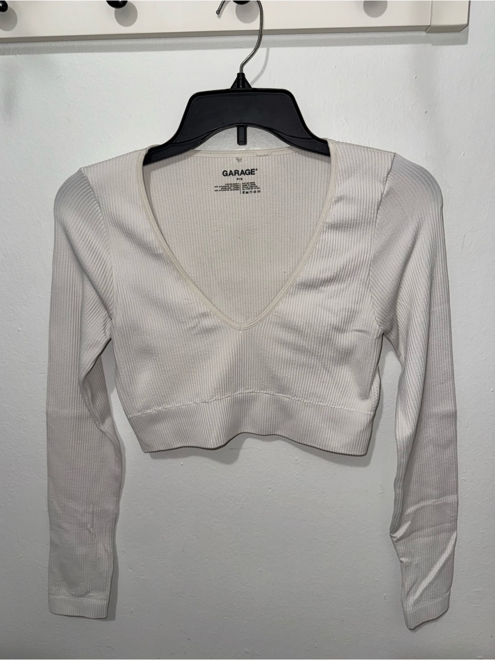 Garage White Ribbed V-Neck Long Sleeve Crop Top